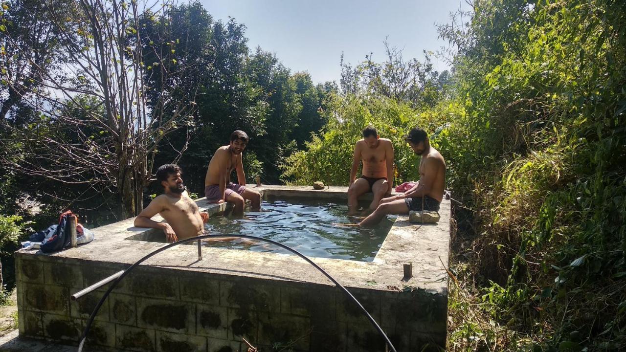 Vista Hostel Jeolikote, Nainital Patwa Dunga 외부 사진
